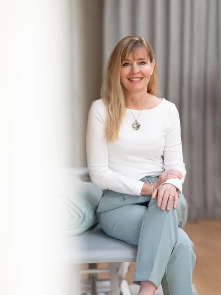 Doreen Hüsser in ihrer Praxis in Niederhasli